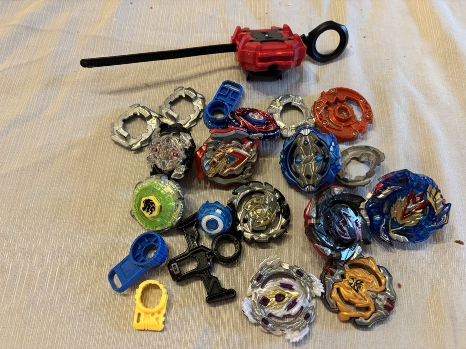 Колекция Бей Блейд и Надо и др.