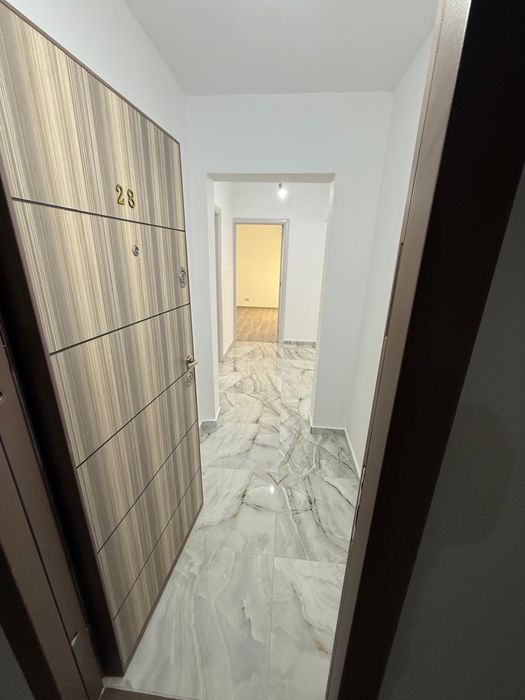 Vând apartament 4 camere