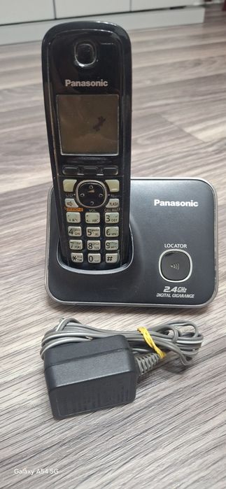 Panasonic KX-TG3711BX телефон в рабочем состояние