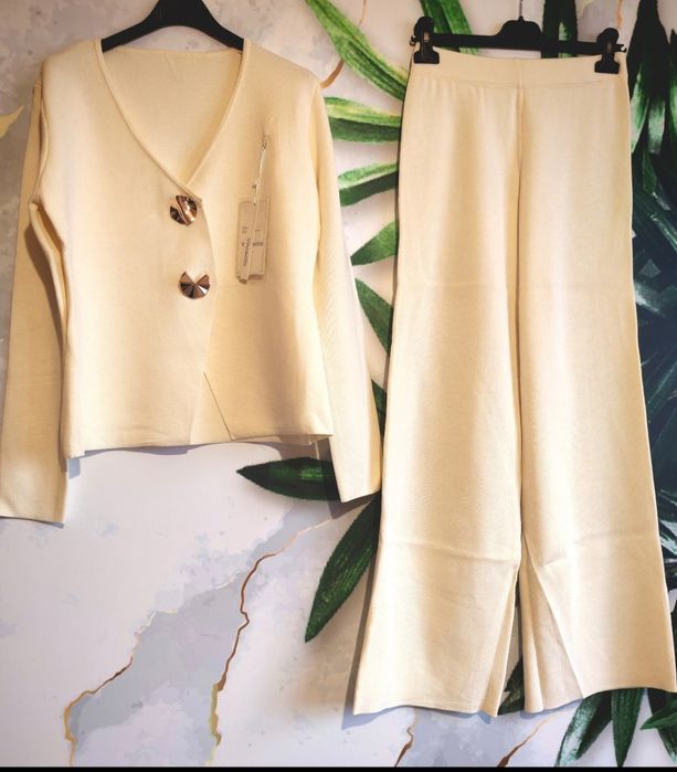 Reducere compleu tricot colecție iarnă Italia.