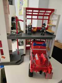 Детска играчка пожарна станция и пожарна кола