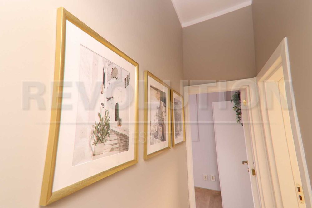 Продава се Тристаен апартамент в София, Център - 68 кв.м за 4045 €/кв.м - Снимка #8