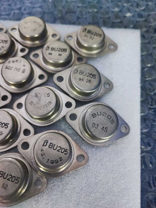 Tranzistori de putere BU205 în carcasă TO-3 – 18 buc disponibil