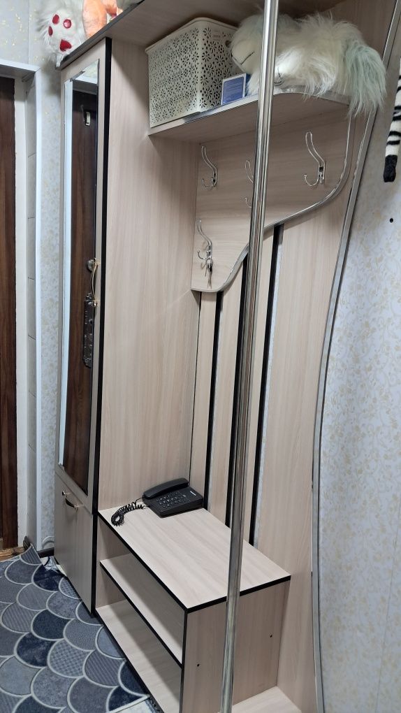 Продаётся прихожая