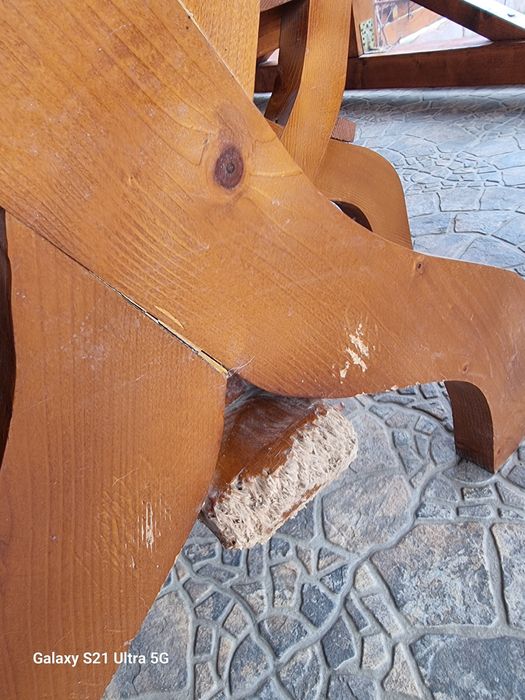 Mobilier de gradina, format din masa și 8 scaune, din lemn masiv