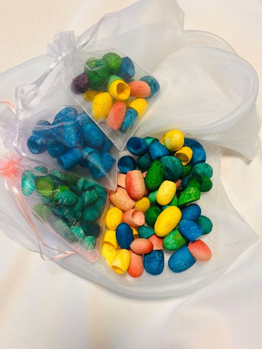 Арт материали - цветни копринени пашкули