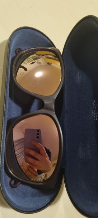 Слънчеви очила Декатлон с лилави огледални стъкла