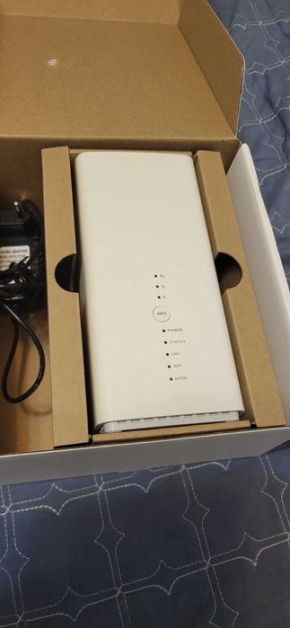 Router 4G+ wireless Huawei B618s-22D, AC Dual Band, cu SIM, LTE CAT11