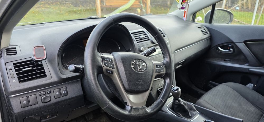 Toyota avensis 2.2 2009