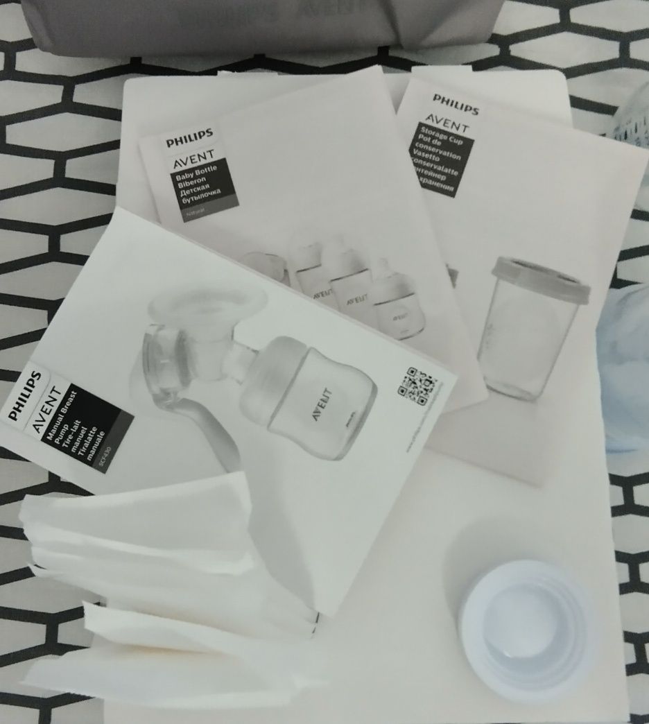 Philips Avent Set pentru alăptare cu pompă de sân manuală SCF430/16