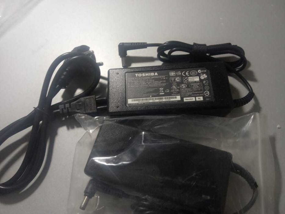 Зарядка на ноутбук Toshiba, для Тошиба блок питания