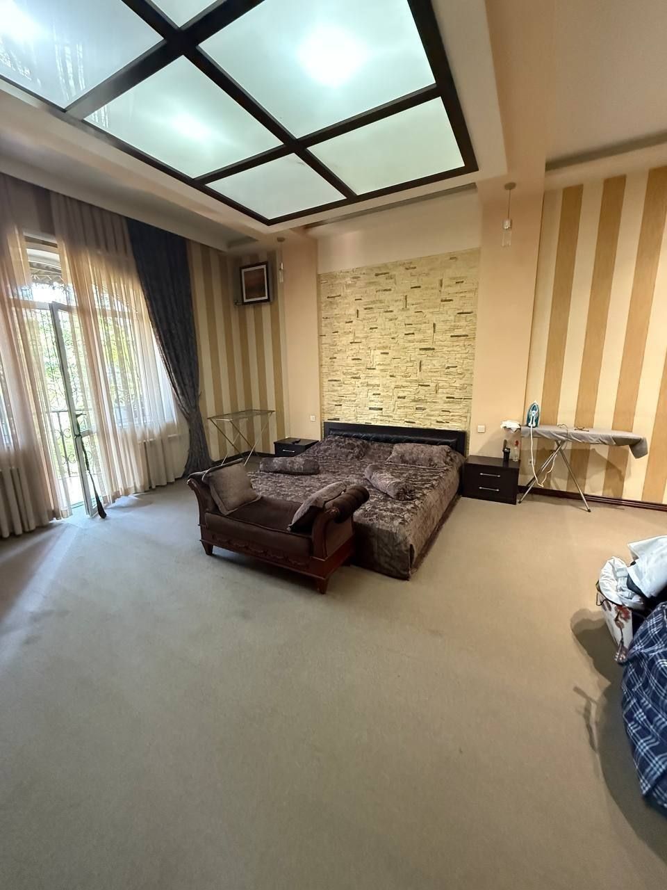 Продается 3х ком квартира в новостройке, ор-р: ул. С.Азимова, 135 м²