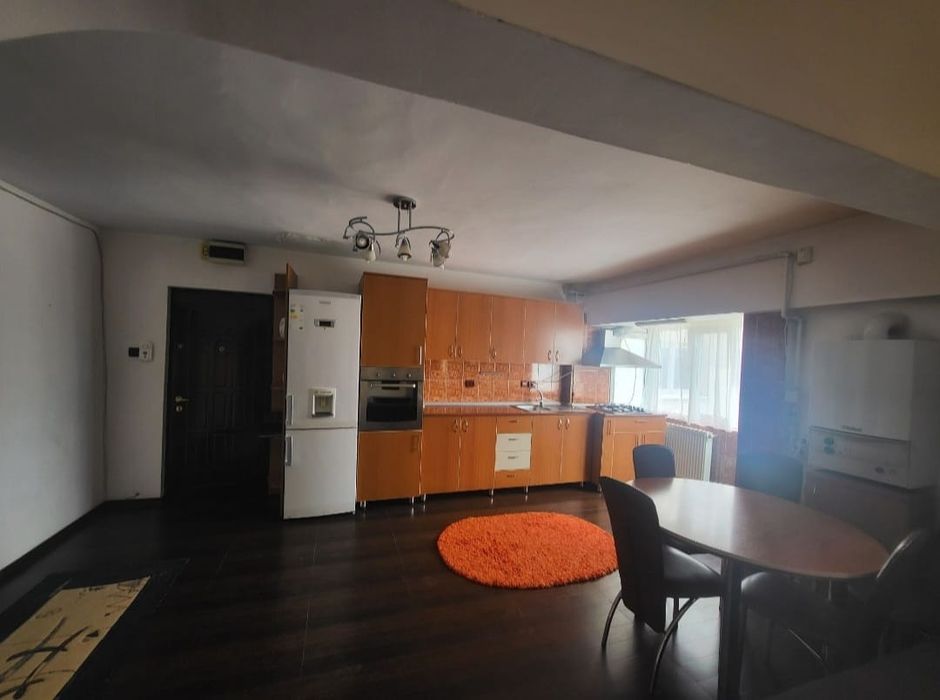Apartament central de inchiriat