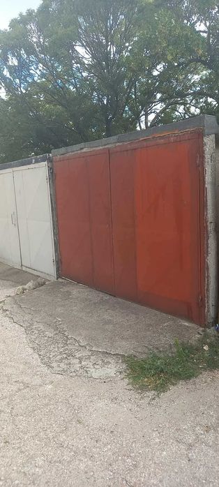 Продава се гараж в кв.Възраждане, гр.Хасково