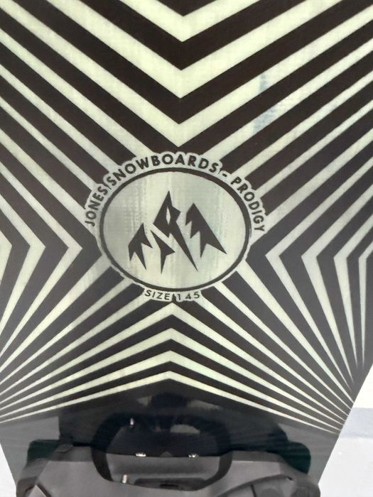 placa noua snowboard jones prodigy L145cm