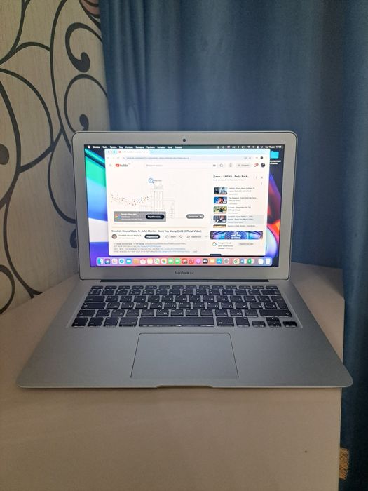 Ноутбук Macbook Air 2014, 120SSD, 4gb RAM, HD Graphics 5000!