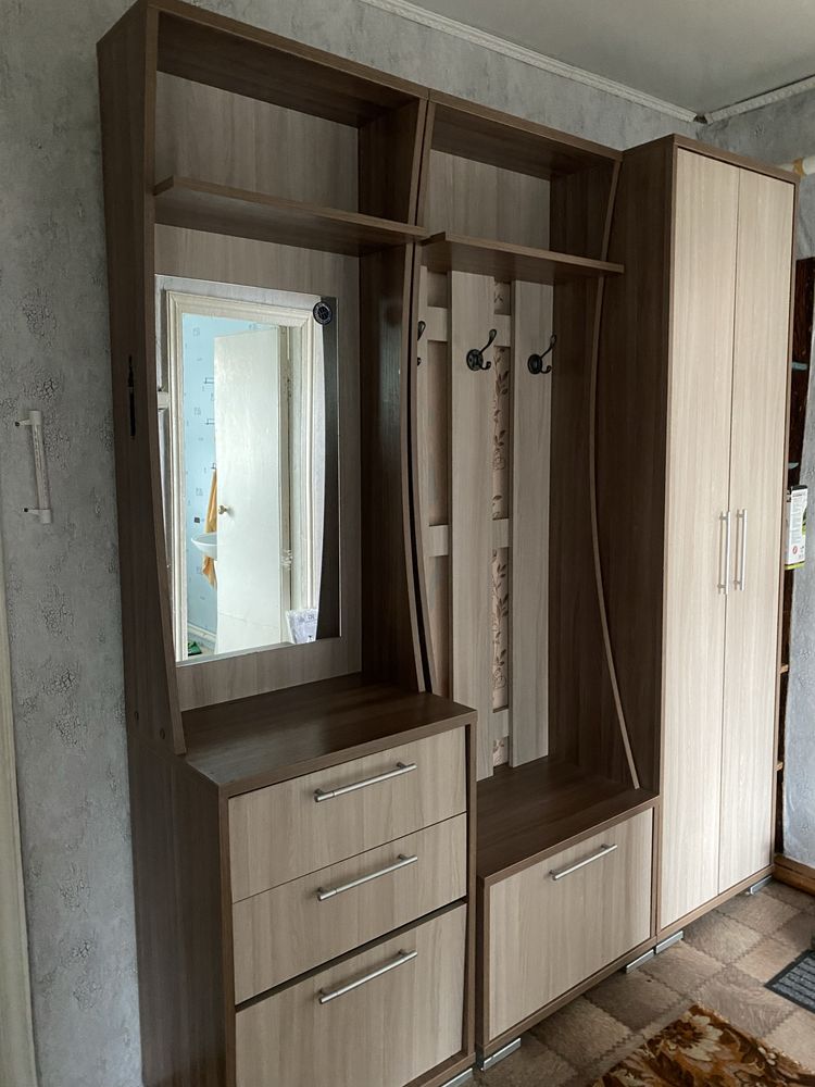 Продам прихожую