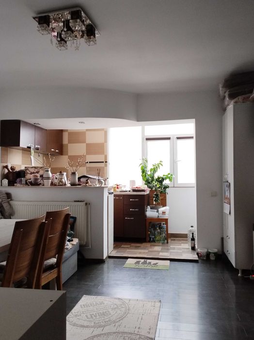 Vand apartament 2 camere Stefanesti