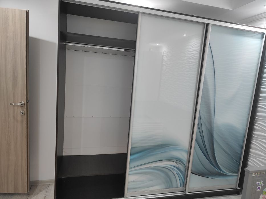 Mobila dormitor divan și dressing 3 uși