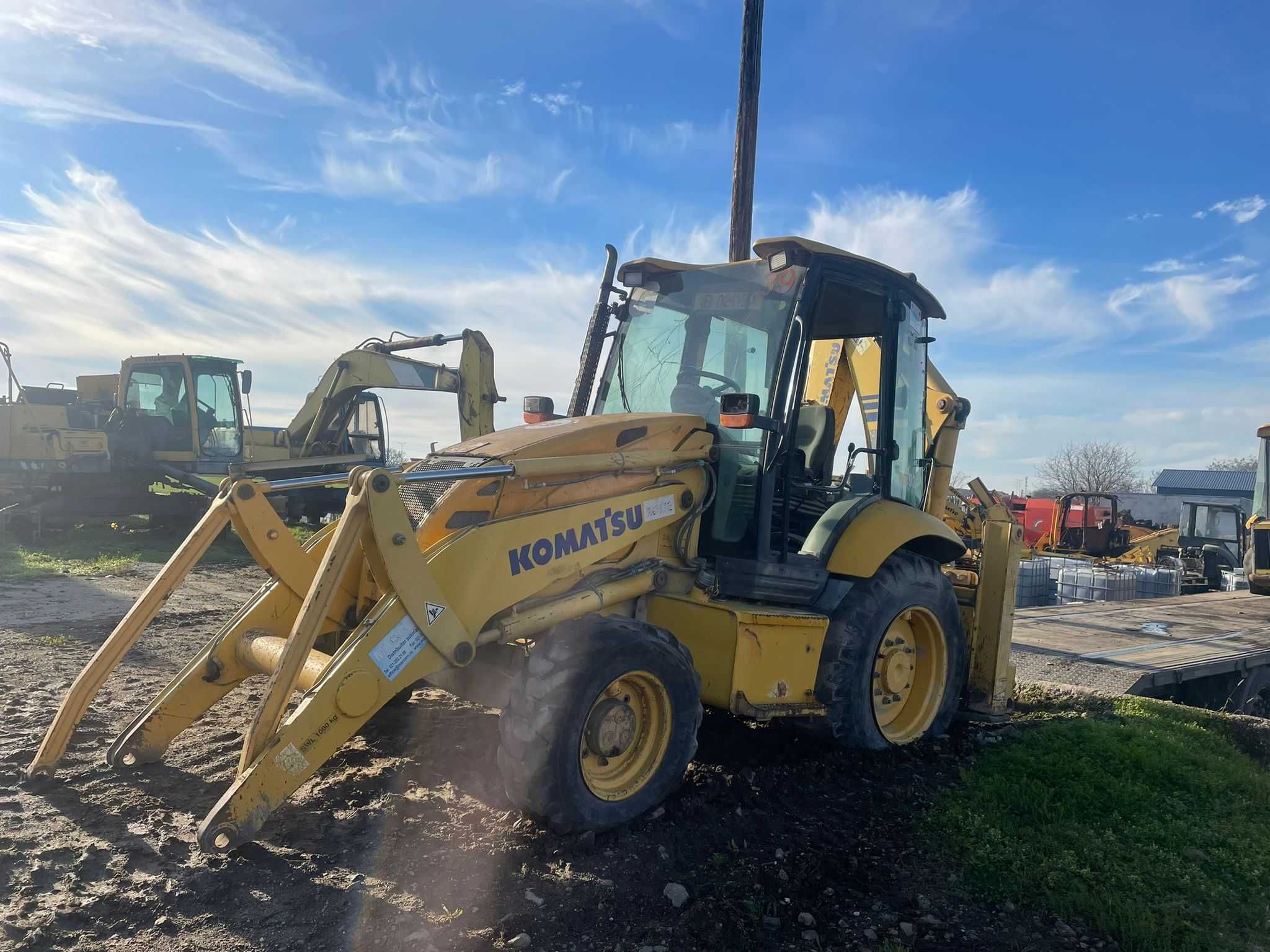 Dezmembrez Buldoexcavator Komatsu WB 93 R , 2008