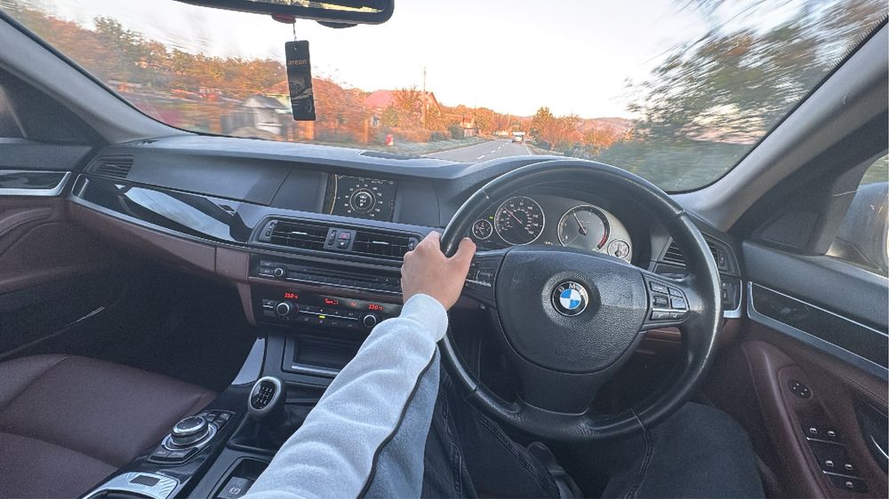 Dezmembrez Bmw F10 2.0d 2011