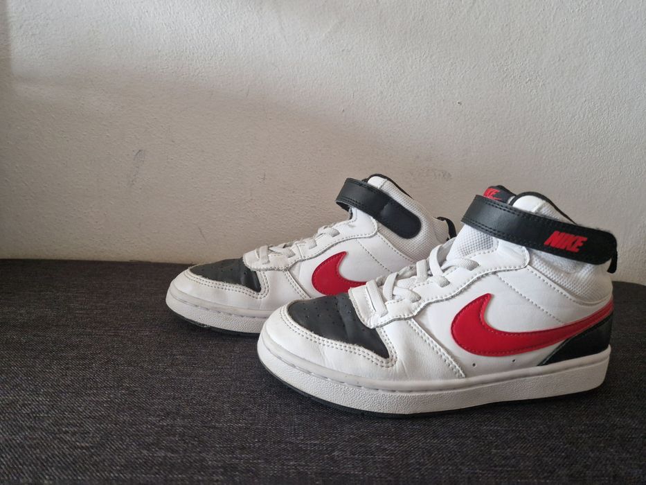 Nike Court borough 2