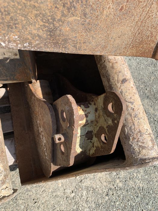 Cupe miniexcavator cu bolturi 30-40mm