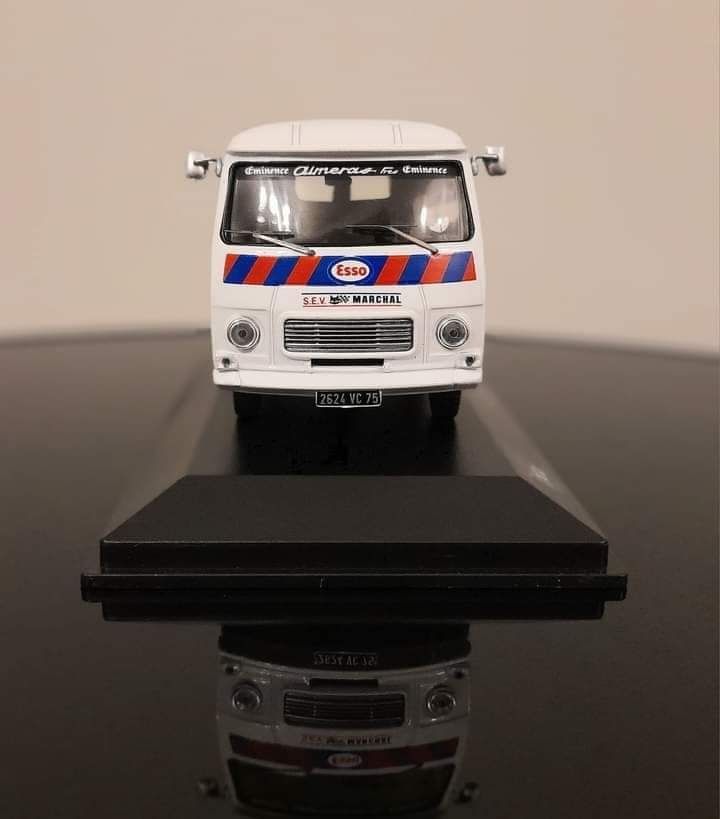 Peugeot J7 - Almeras Fres Service Course 1:43 Ixo