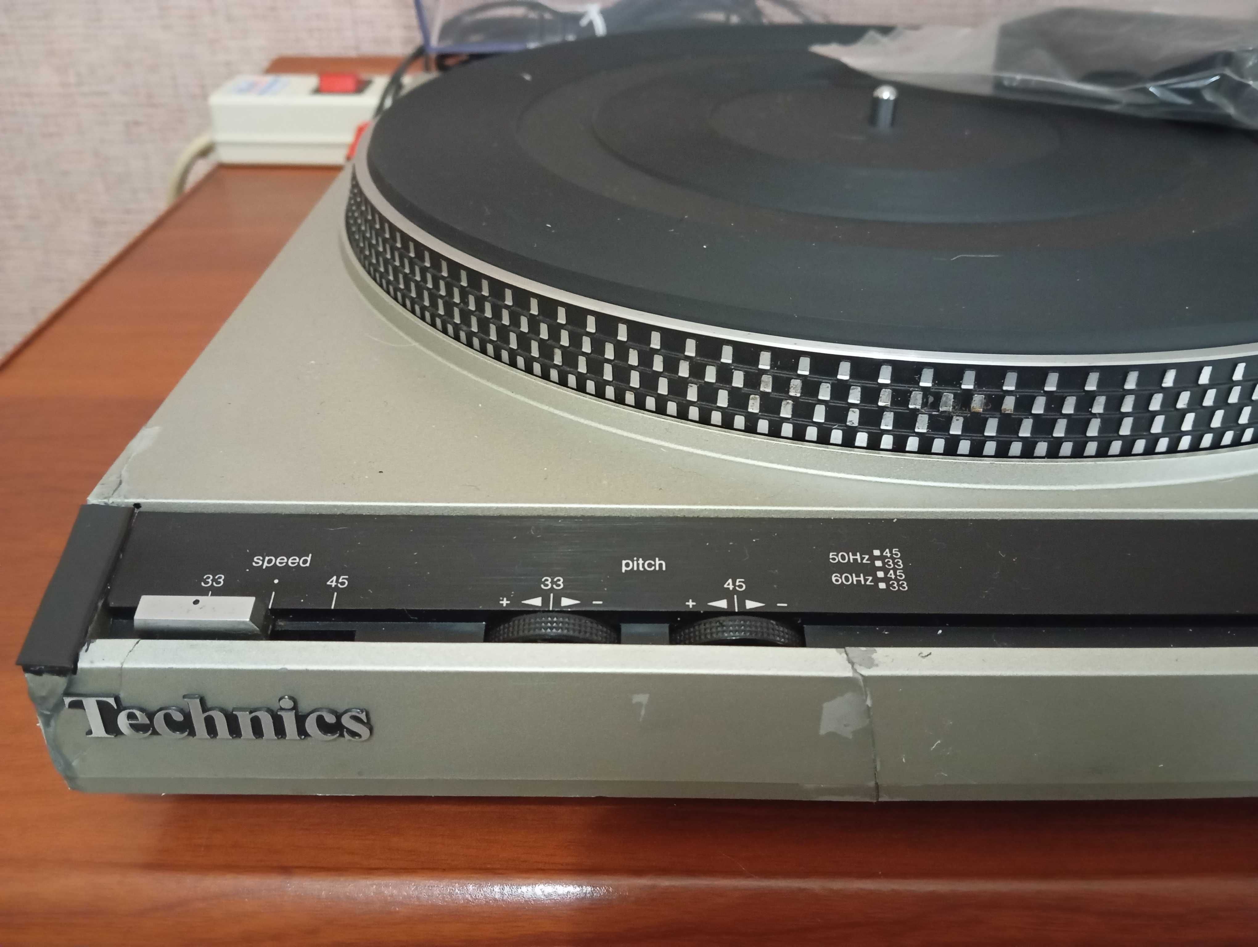 Продам проигрыватель винил дисков TECHNICS.