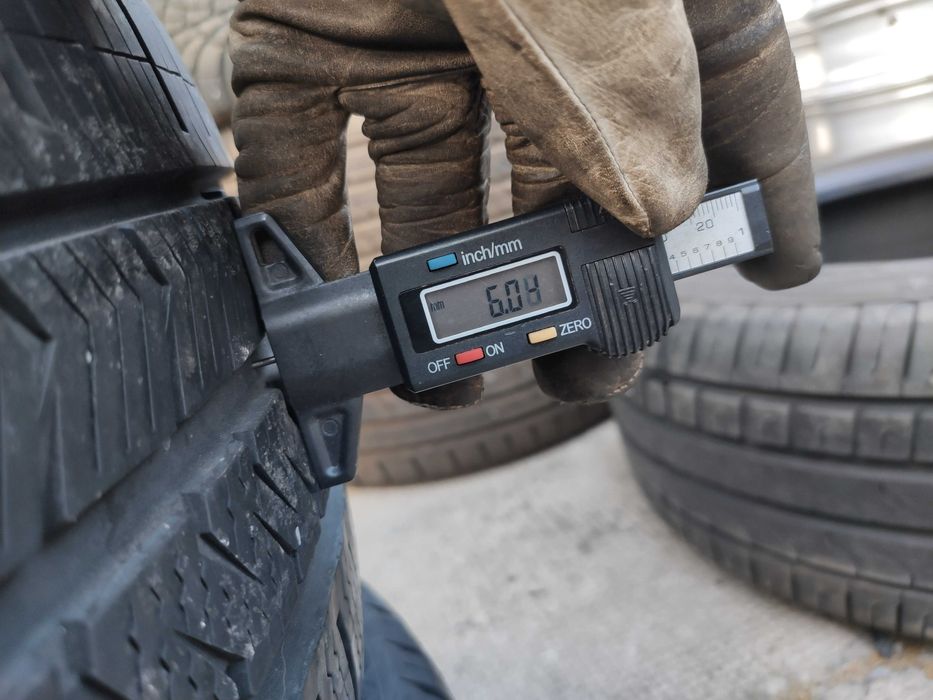 2бр Всесезонни Гуми 205 45 17 - Vredestein