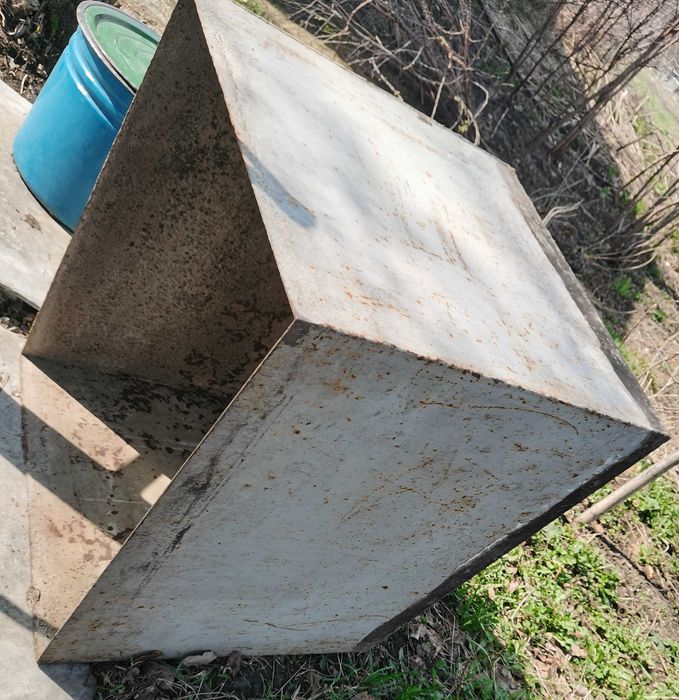 Бак железный с крышкой 70/60/60