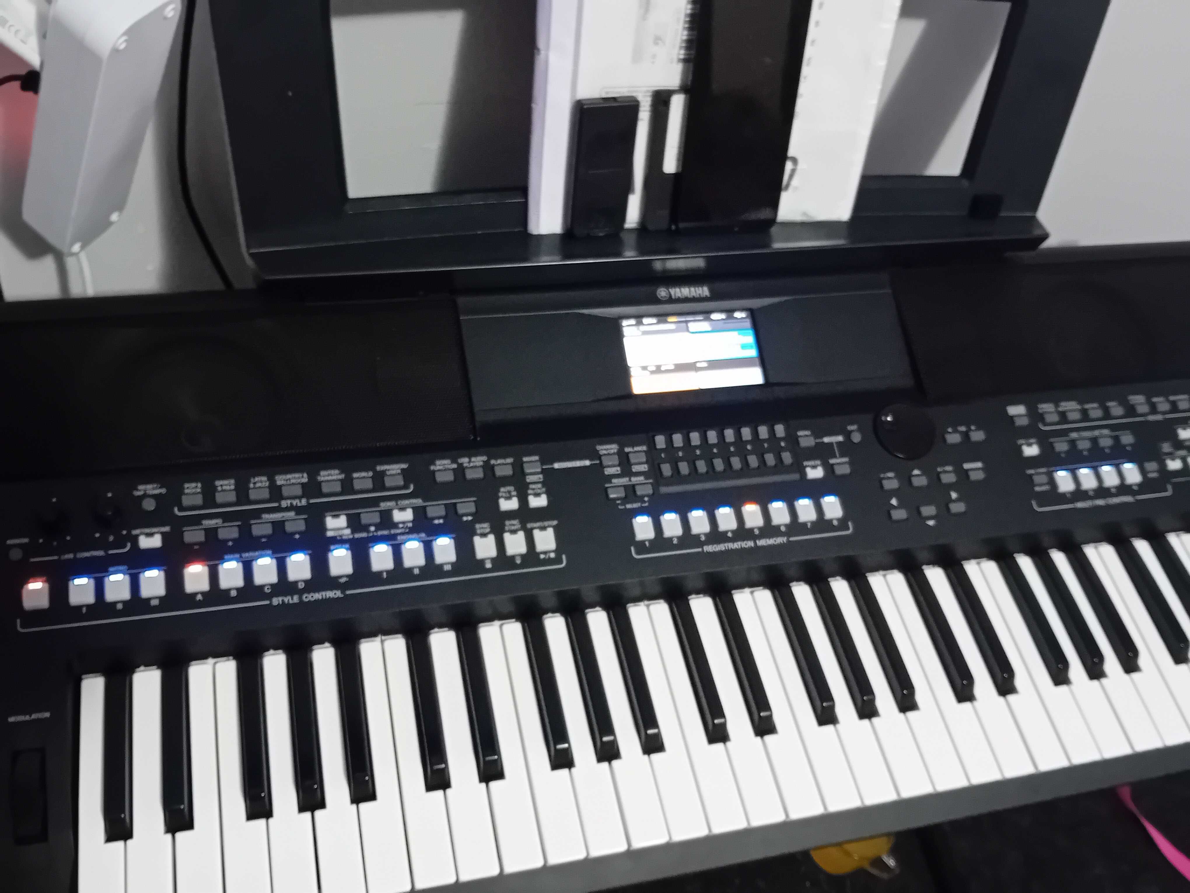 Yamaha psr sx 600