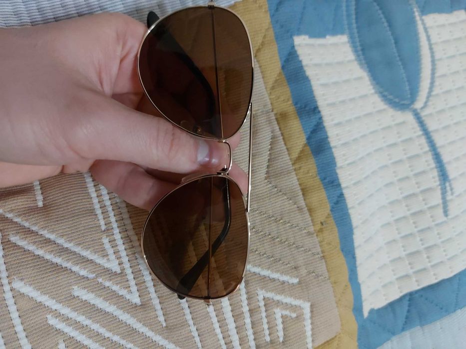 Продавам 11 слънчеви очила