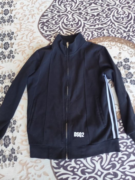 Тениски DSQ2 Balenciaga Чисто ново не използвани