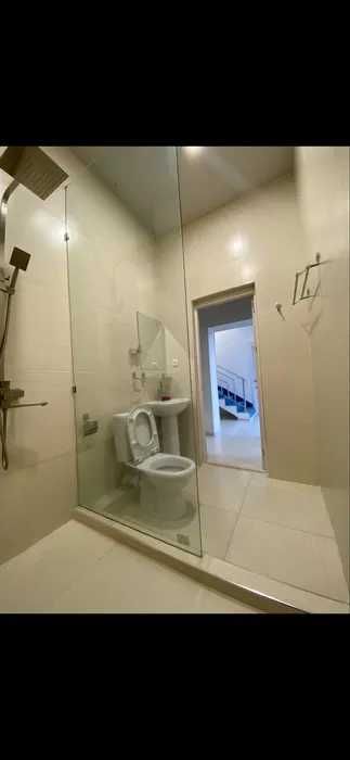 Срочно сдается дом 5 комнат,2 соток.метро Строитель.