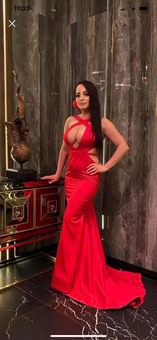 Vand rochie 1000 lei