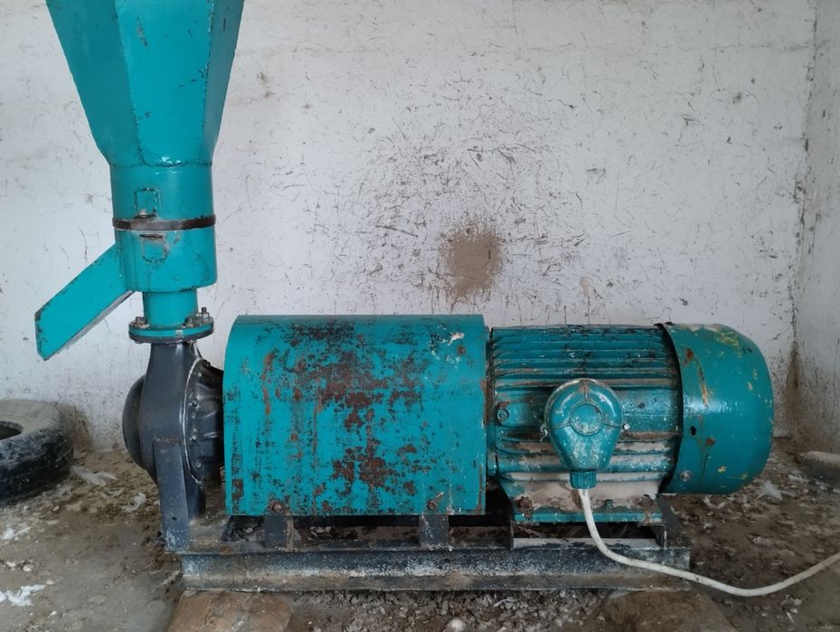 Traktor zubr 17ot kuchi. giranula yem aparat. Suv nasos 500m shilangi