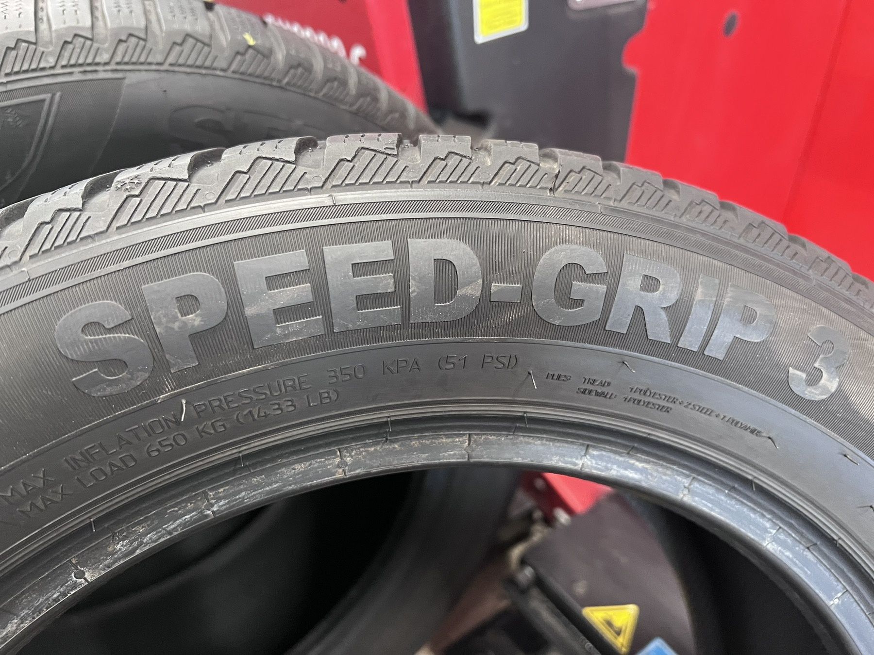 Зимни гуми 215/55 R16 Semperit