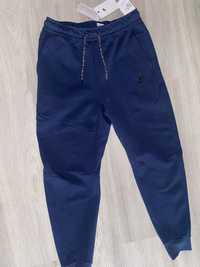 Pantaloni Nike Tech