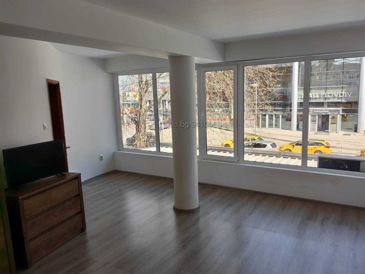 Дава се под наем Офис в Пловдив, Христо Смирненски - 100 кв.м за 1020 € - Снимка #1