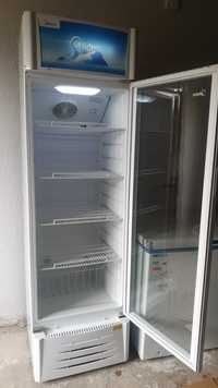 Витриный холодильник для напитков