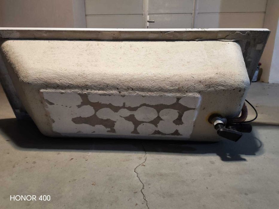 Vând cadă de baie din acril