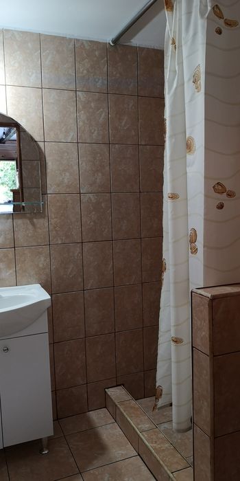 Închiriez cabană cu ciubăr (indisponibil de Revelion)
