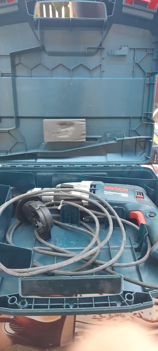 Vând  mașini de găurit