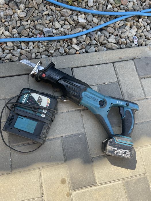 Fierastrau sabie Makita 18v