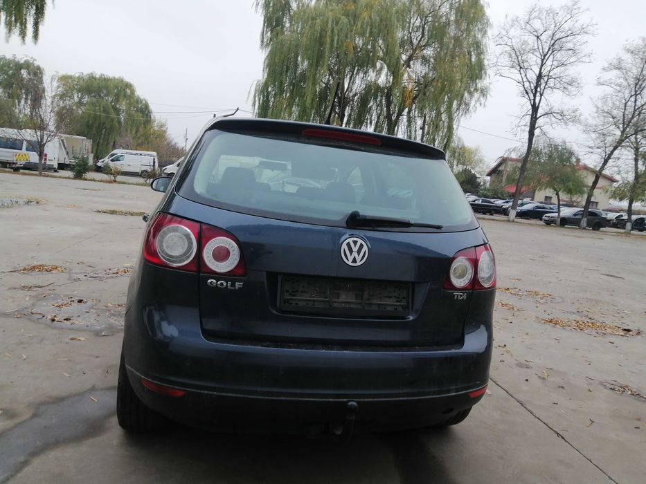 Dezmembram Golf 5 motor 1.9 cod motor BLS