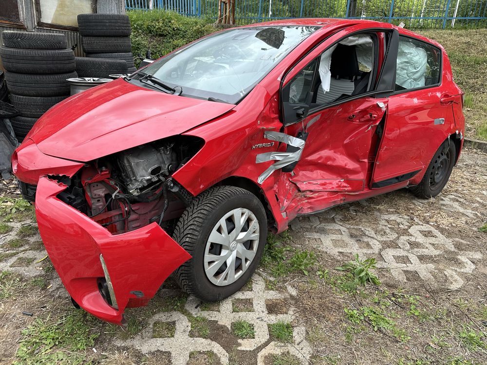 Toyota Yaris 1.5 Hybrid -2018г На части