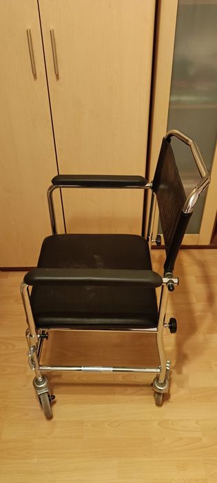 Инвалиден комбиниран стол за възрастни хора