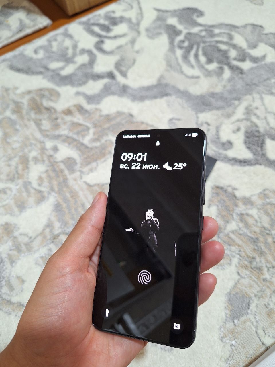 Samsung Galaxy S22 Phantom black идеал холатта