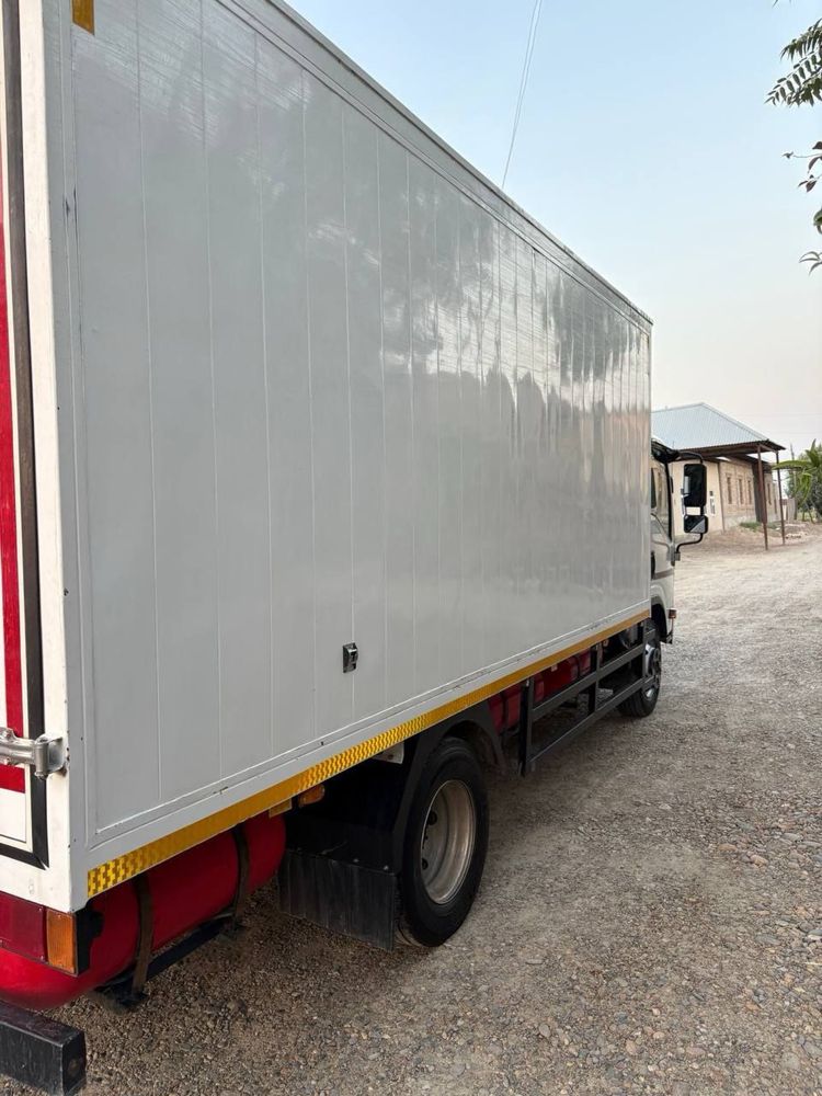 isuzu SNG npr 82